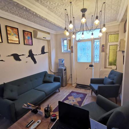 Konut Wooden House Hotel Istanbul Eksteriør billede