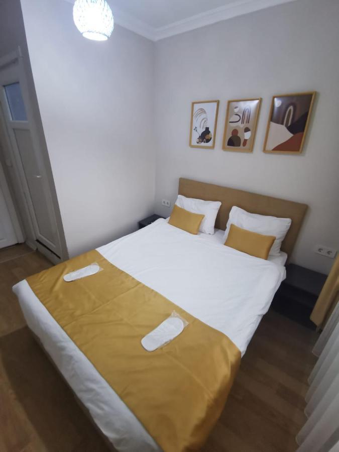 Konut Wooden House Hotel Istanbul Eksteriør billede