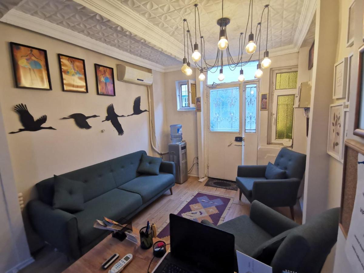 Konut Wooden House Hotel Istanbul Eksteriør billede