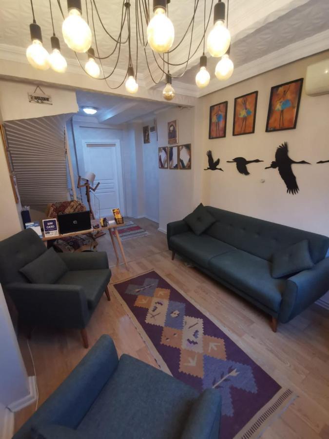Konut Wooden House Hotel Istanbul Eksteriør billede