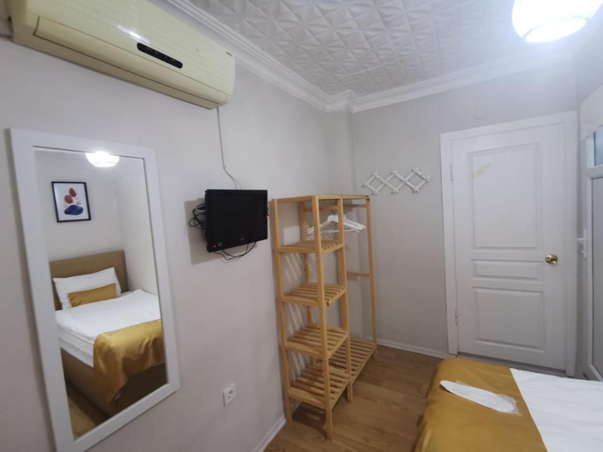 Konut Wooden House Hotel Istanbul Eksteriør billede