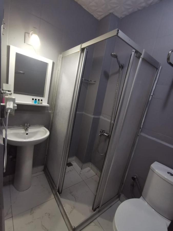 Konut Wooden House Hotel Istanbul Eksteriør billede