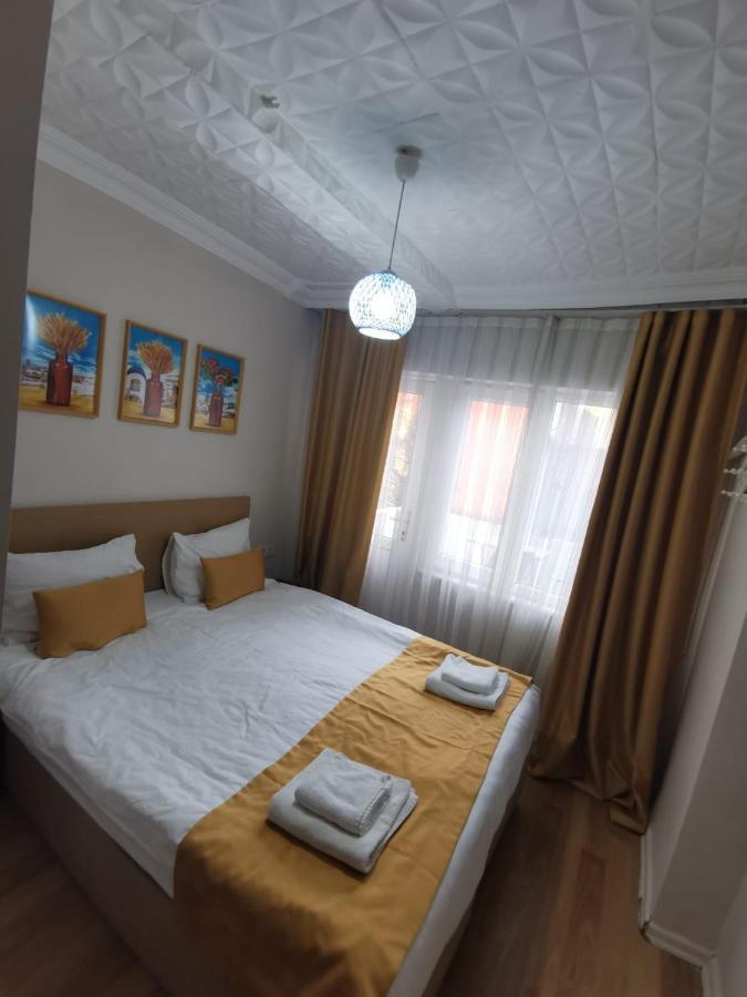 Konut Wooden House Hotel Istanbul Eksteriør billede