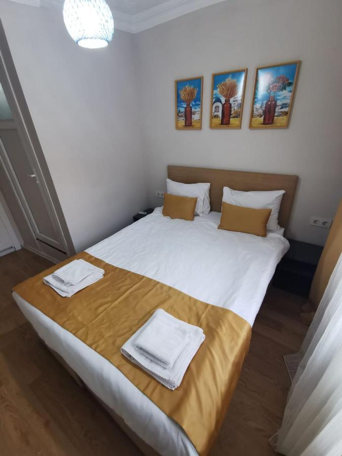 Konut Wooden House Hotel Istanbul Eksteriør billede